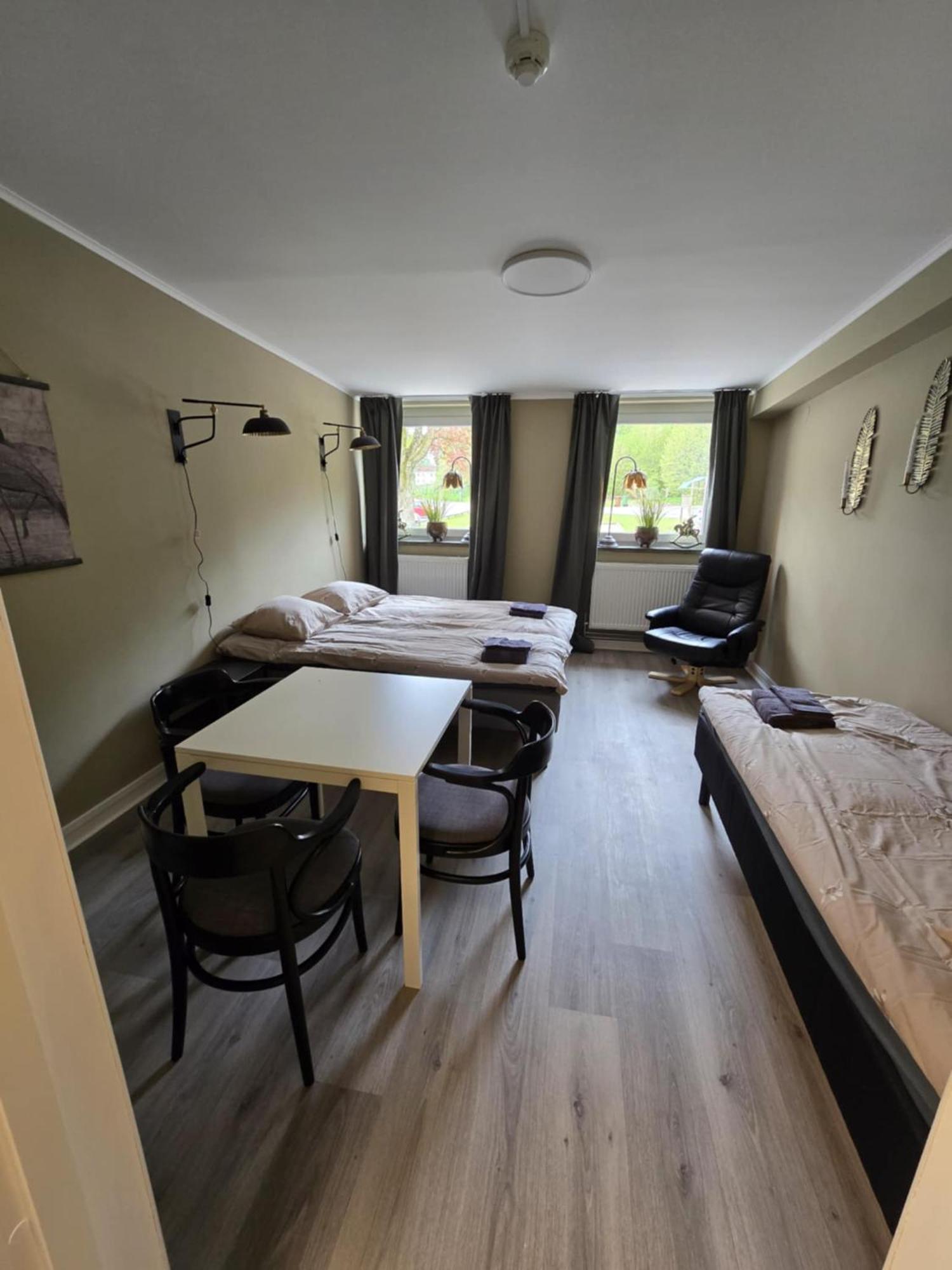 Stora Ekeberg Vandrarhem Axvall Bagian luar foto